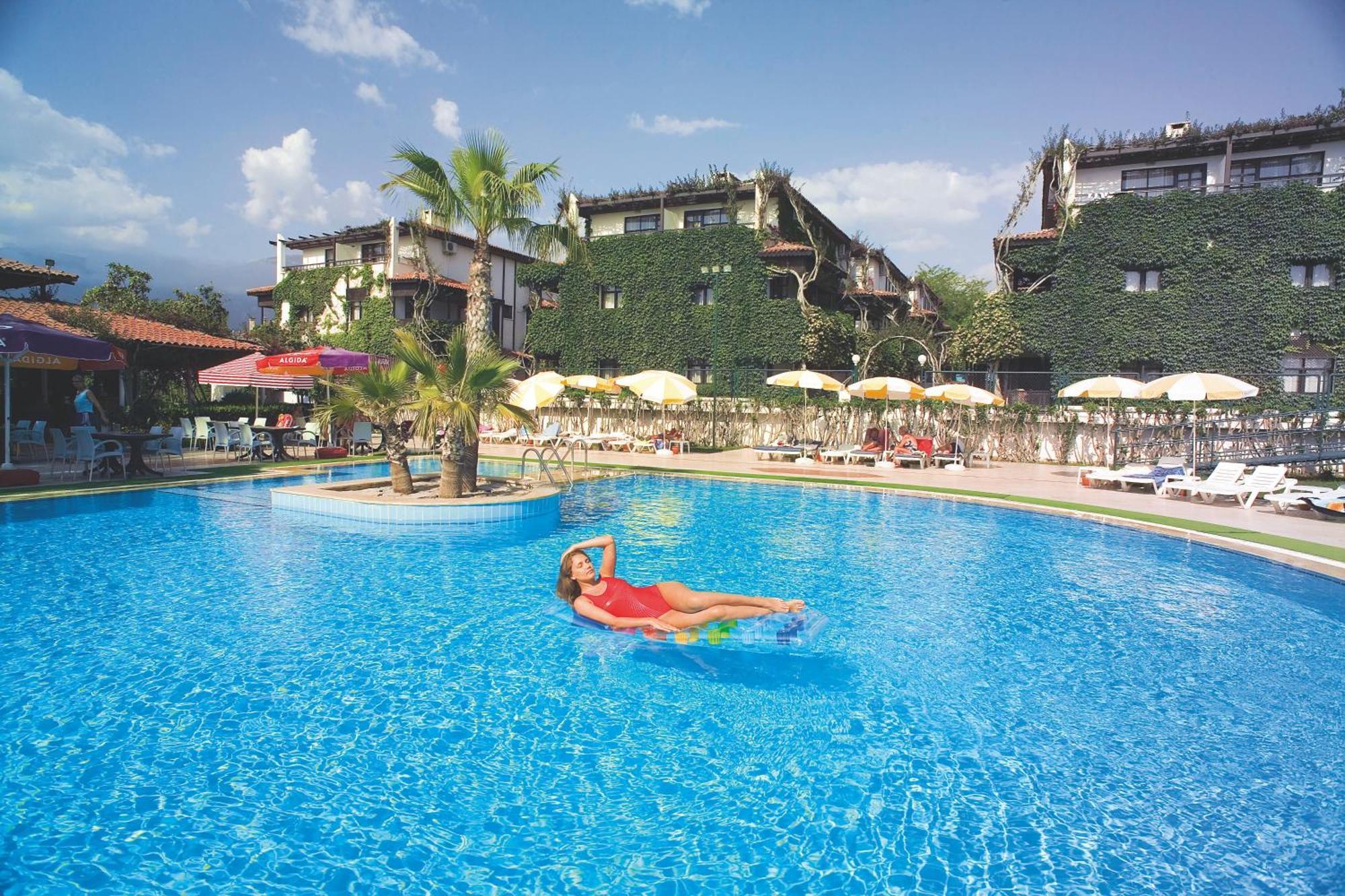 Titan Club Hotel Ultra All Inclusive คาร์ยิจัค ภายนอก รูปภาพ
