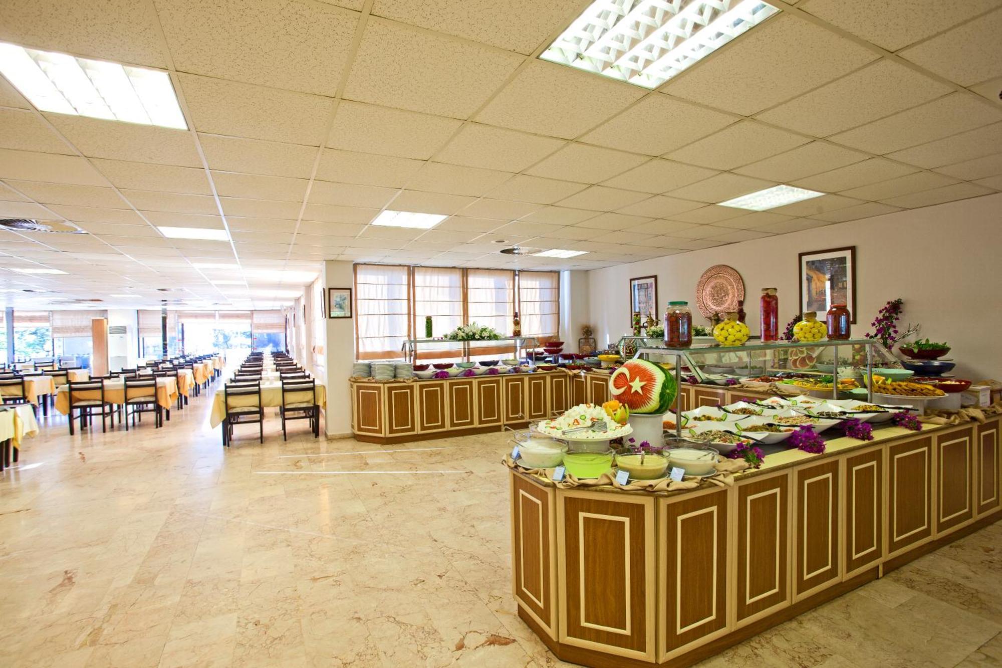 Titan Club Hotel Ultra All Inclusive คาร์ยิจัค ภายนอก รูปภาพ