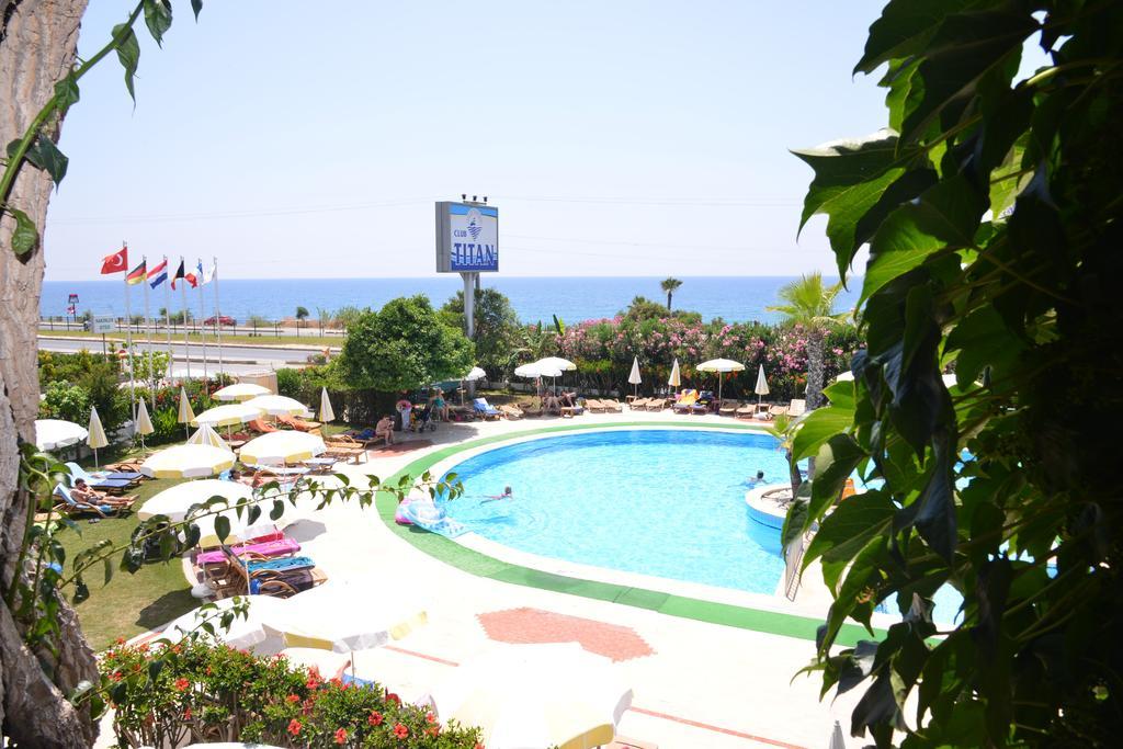 Titan Club Hotel Ultra All Inclusive คาร์ยิจัค ภายนอก รูปภาพ