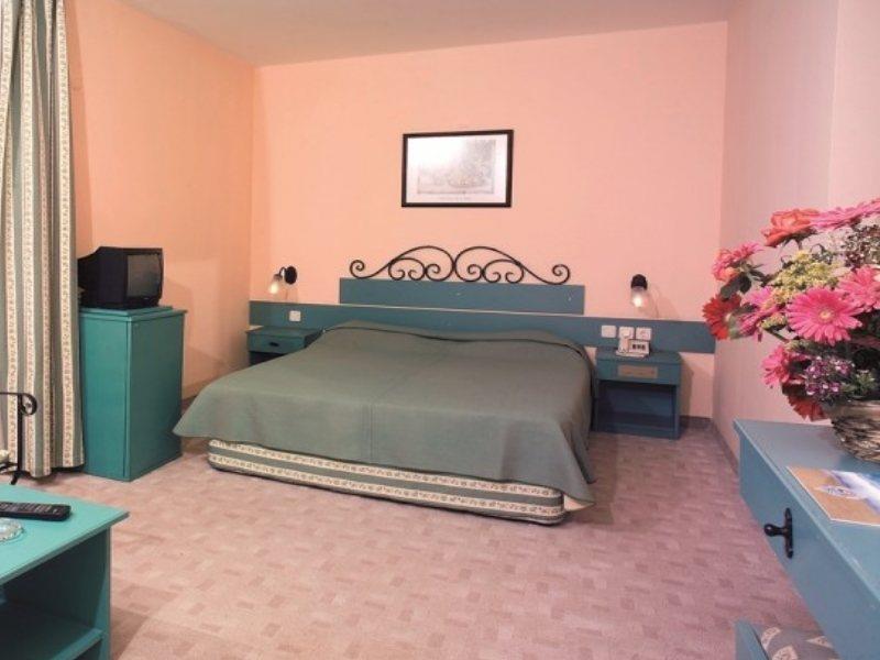 Titan Club Hotel Ultra All Inclusive คาร์ยิจัค ภายนอก รูปภาพ